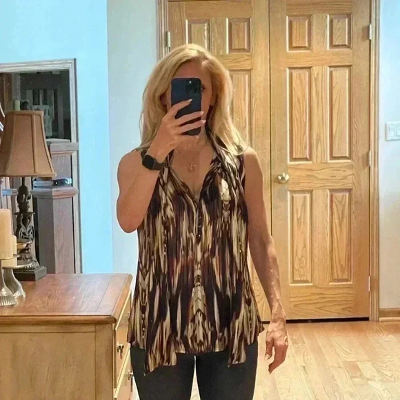 Classique Entier Sleeveless Multicolor/Watercolor 100% Silk Top in a size small. - Picture 11 of 14